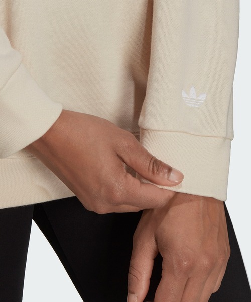 adidas（アディダス）の「トレフォイル フリンジ刺しゅう付きスウェット / アディダスオリジナルス（スウェット・レディース・ブラック/アイボリー・SMALL/MEDIUM/LARGE/X-LARGE/XX-LARGE/X-SMALL）」の9枚目の写真