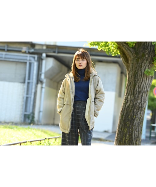 NAVY（ネイビー）の「洗えるニット カシミヤタッチ タートルネックセーター（ニット/セーター・レディース・チャコール/ブラック/ネイビー/ベージュ/ホワイト・M/L）」の11枚目の写真