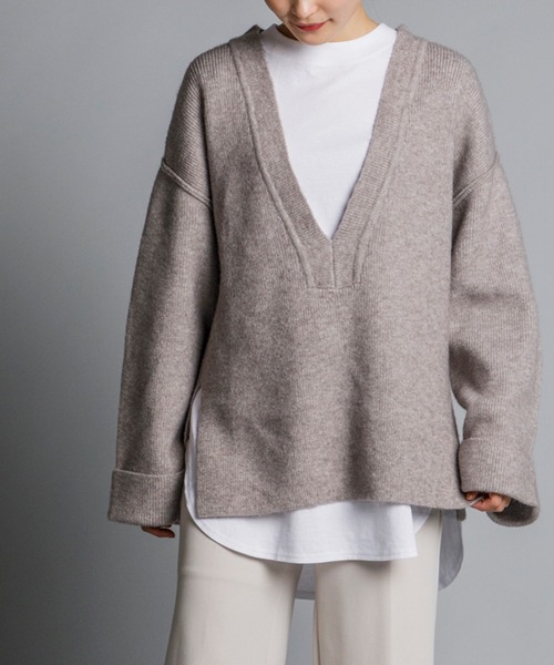 Emma Taylor（エマテイラー）の「4WAYスヌード付きディープVネックニット（ニット/セーター・レディース・ブラック/ベージュ/オフホワイト・FREE）」の5枚目の写真