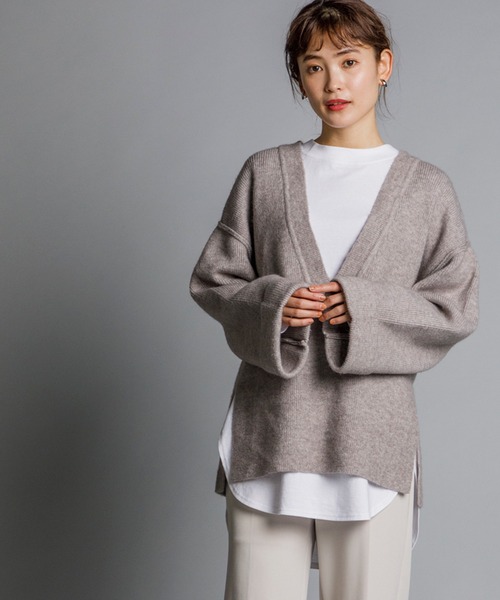 Emma Taylor（エマテイラー）の「4WAYスヌード付きディープVネックニット（ニット/セーター・レディース・ブラック/ベージュ/オフホワイト・FREE）」の6枚目の写真