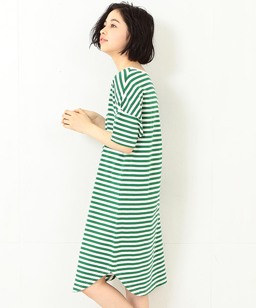 BEAMS BOY（ビームスボーイ）の「BEAMS BOY / 1cm ボーダー クルー ショートスリーブ ワンピース（ワンピース・レディース・レッド/グリーン/ネイビー・ONE SIZE）」の19枚目の写真