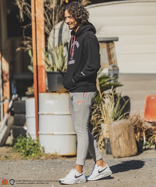 felkod（フィルコッド）の「mpa2770-BUGS BUNNY - Print Parka (Surf Style) パーカー（パーカー・メンズ・ブラック/トップグレー・M/L/S）」の13枚目の写真