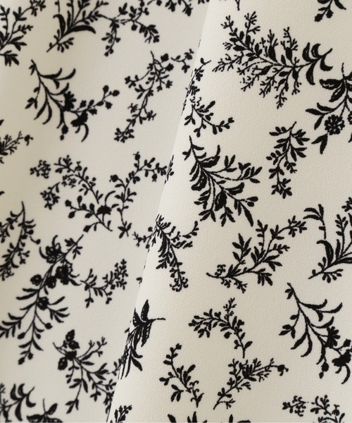 NATURAL BEAUTY BASIC（ナチュラルビューティーベーシック）の「[洗える]リーフプリントバンドカラーワンピース（ワンピース・レディース・ホワイト系その他/グレー系その他/ブルー系その他・SMALL/MEDIUM）」の10枚目の写真