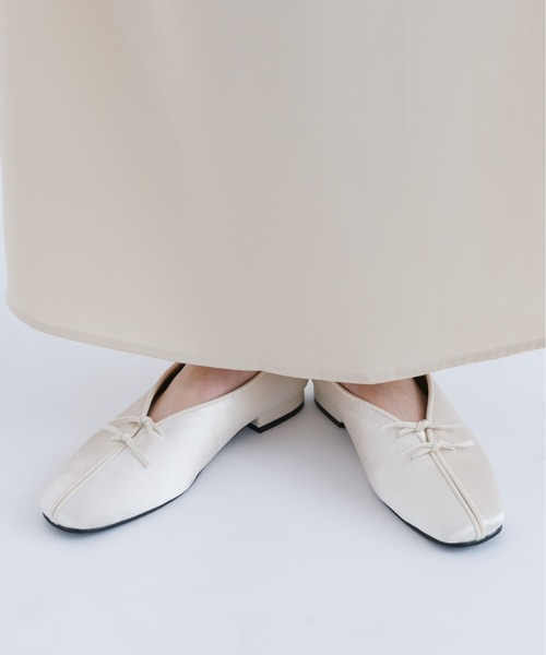 NEUNA(ヌナ)の「台湾シューズ(バレエシューズ・レディース・ホワイト/ブラック・SMALL/MEDIUM/LARGE)」の3枚目の写真