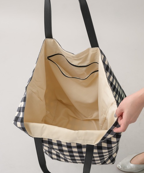 Shiraleah（シャラレア）の「【KATHARINE ROSS】SHIRALEAH ギンガムチェックBIGトートバッグ（トートバッグ・レディース・ブラック・MEDIUM）」の13枚目の写真