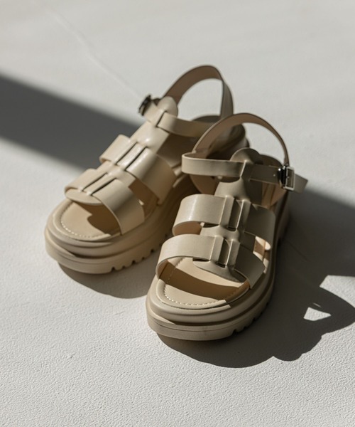 Andemiu（アンデミュウ）の「グルカサンダル263205（サンダル・レディース・ブラック/アイボリー・SMALL/LARGE/MEDIUM）」の2枚目の写真