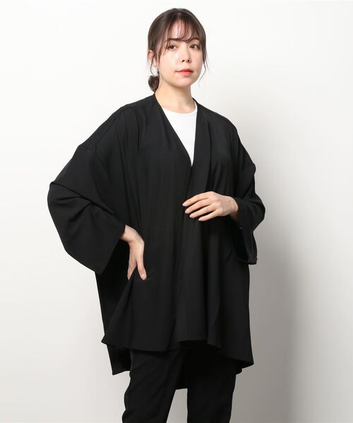ボタンレスポンチョ