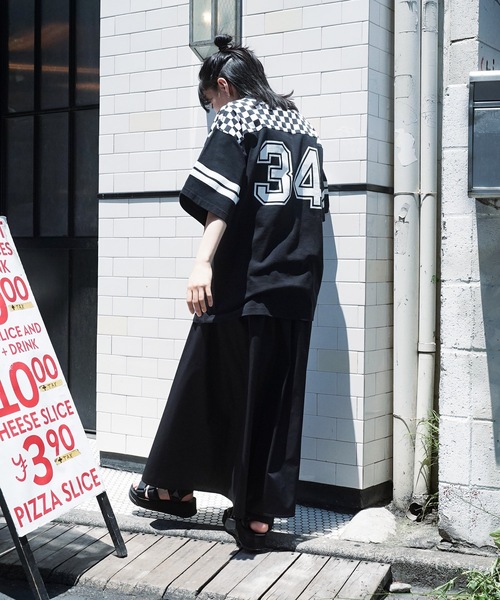 Champion（チャンピオン）の「【CHAMPION/チャンピオン】ラバープリントリラックスフィット　フットボールウェア風　ナンバー　Tシャツ（Tシャツ/カットソー・メンズ・ホワイト/ブラック/ネイビー・MEDIUM/LARGE/X-LARGE）」の22枚目の写真