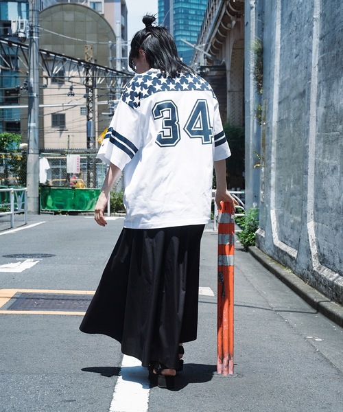 Champion（チャンピオン）の「【CHAMPION/チャンピオン】ラバープリントリラックスフィット　フットボールウェア風　ナンバー　Tシャツ（Tシャツ/カットソー・メンズ・ホワイト/ブラック/ネイビー・MEDIUM/LARGE/X-LARGE）」の17枚目の写真