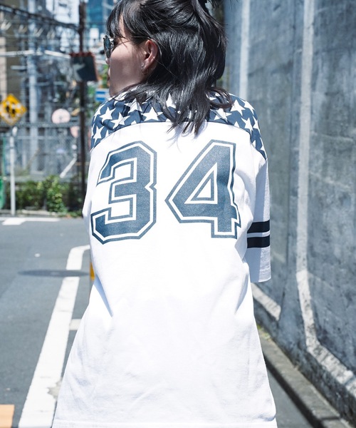 Champion（チャンピオン）の「【CHAMPION/チャンピオン】ラバープリントリラックスフィット　フットボールウェア風　ナンバー　Tシャツ（Tシャツ/カットソー・メンズ・ホワイト/ブラック/ネイビー・MEDIUM/LARGE/X-LARGE）」の19枚目の写真