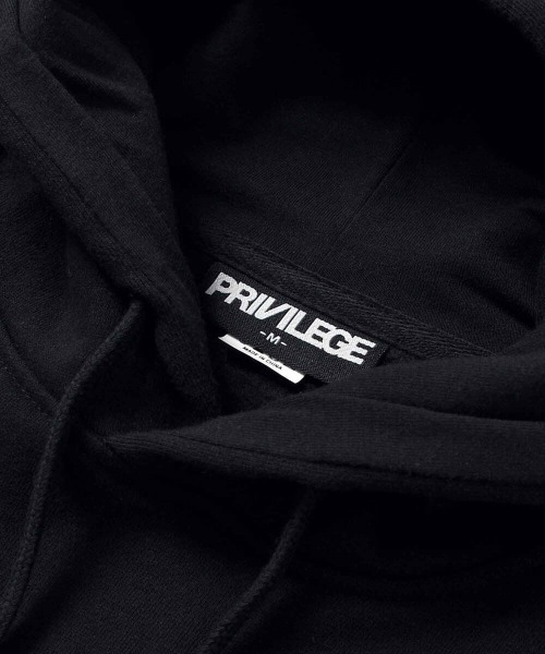 PRIVILEGE（プリビレッジ）の「プリビレッジ [PRIVILEGE] × アスタークラブ [ASTOR CLUB] コラボ プルオーバー パーカー スウェットシャツ [HOODIE]（パーカー・メンズ・ブラック・X-LARGE/MEDIUM/XX-LARGE/LARGE）」の3枚目の写真