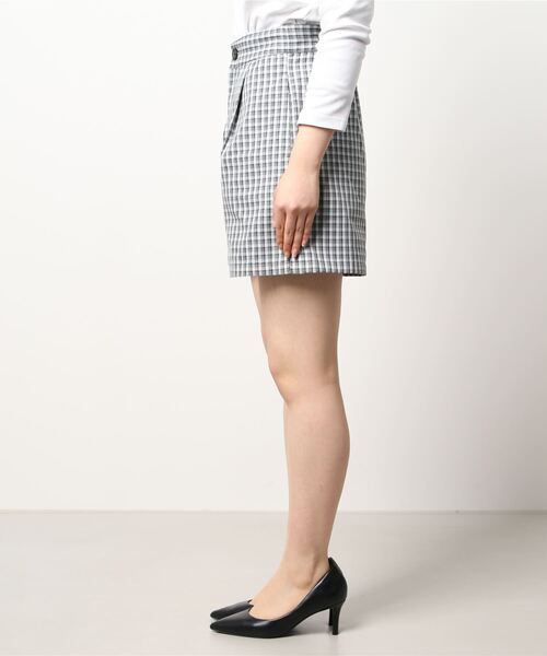 earth music&ecology（アースミュージックアンドエコロジー）の「チェックショートパンツ（その他パンツ・レディース・ブラック/ブラウン・S/M）」の3枚目の写真