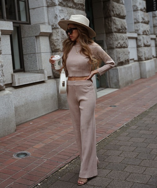 esutoreja（エストレジャ）の「クロップニットパンツセットアップ（セットアップ・レディース・ブラック/ベージュ/モカ・FREE）」の3枚目の写真