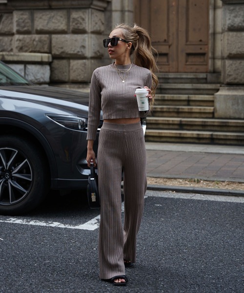 esutoreja（エストレジャ）の「クロップニットパンツセットアップ（セットアップ・レディース・ブラック/ベージュ/モカ・FREE）」の6枚目の写真