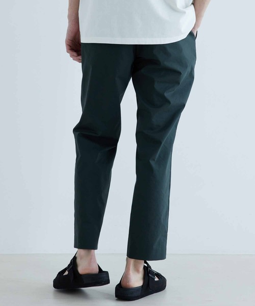 ADAM ET ROPE'（アダムエロペ）の「【TOOLIGHT】TC イージー スリム テーパード クロップドパンツ/セットアップ対応/超軽量/ストレッチ性/吸水速乾性/イージーケア（その他パンツ・メンズ・ブラック/ダークグリーン/ブラウン系その他・S/M/L/XL）」の13枚目の写真