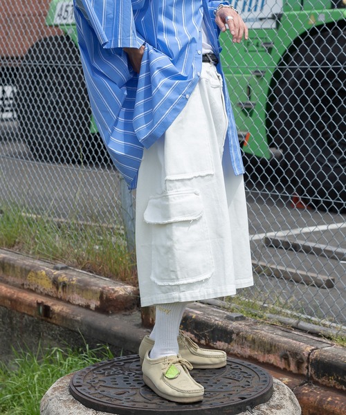 Perushu(ペルーシュ)の「ダメージデニムワイドカーゴパンツ(デニムパンツ・メンズ・ホワイト/ブラック/インディゴブルー・SMALL/MEDIUM/LARGE)」の11枚目の写真