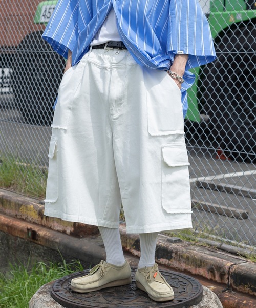 Perushu(ペルーシュ)の「ダメージデニムワイドカーゴパンツ(デニムパンツ・メンズ・ホワイト/ブラック/インディゴブルー・SMALL/MEDIUM/LARGE)」の9枚目の写真