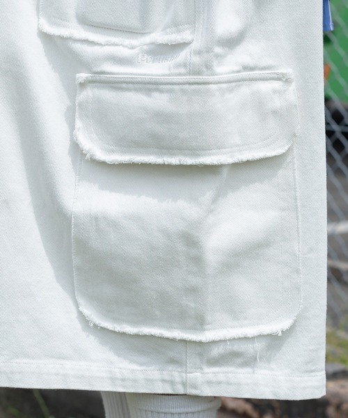 Perushu(ペルーシュ)の「ダメージデニムワイドカーゴパンツ(デニムパンツ・メンズ・ホワイト/ブラック/インディゴブルー・SMALL/MEDIUM/LARGE)」の15枚目の写真