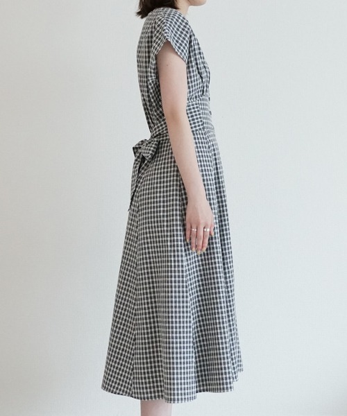 Cheek（チーク）の「Ｖネックチェックワンピース（ワンピース・レディース・ブラック/ベージュ/グリーン・MEDIUM）」の10枚目の写真