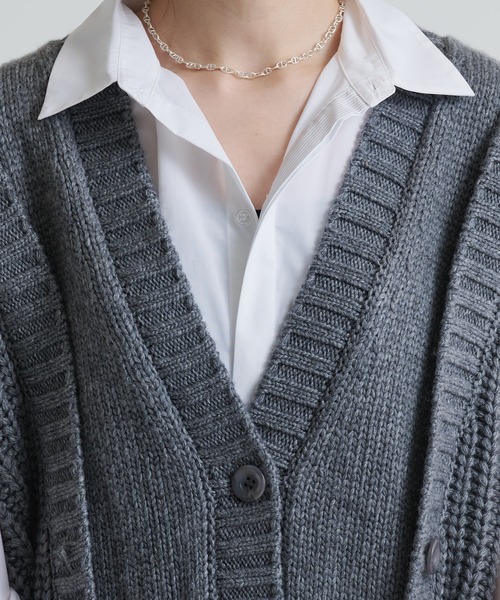 COLLAGE GALLARDAGALANTE（コラージュガリャルダガランテ）の「編み地が可愛いデザインニットベスト（ベスト・レディース・チャコールグレー/モカ・FREE）」の5枚目の写真