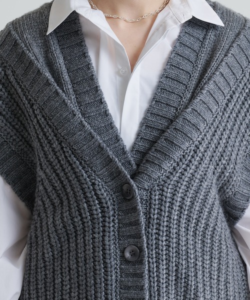 COLLAGE GALLARDAGALANTE（コラージュガリャルダガランテ）の「編み地が可愛いデザインニットベスト（ベスト・レディース・チャコールグレー/モカ・FREE）」の16枚目の写真