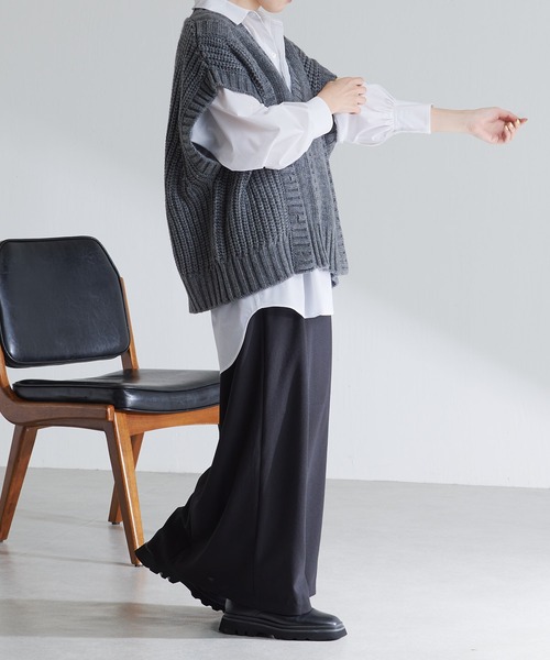 COLLAGE GALLARDAGALANTE（コラージュガリャルダガランテ）の「編み地が可愛いデザインニットベスト（ベスト・レディース・チャコールグレー/モカ・FREE）」の14枚目の写真