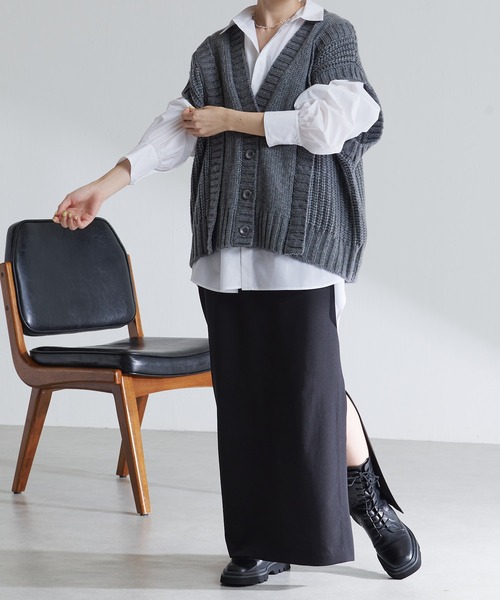 COLLAGE GALLARDAGALANTE（コラージュガリャルダガランテ）の「編み地が可愛いデザインニットベスト（ベスト・レディース・チャコールグレー/モカ・FREE）」の6枚目の写真