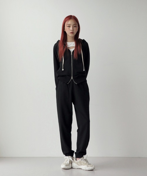 UNE MANSION（ユヌマンション）の「フードジップアップ&ジョガーセット（サロペット/オーバーオール・レディース・ブラック/グレー/アイボリー・FREE）」の17枚目の写真