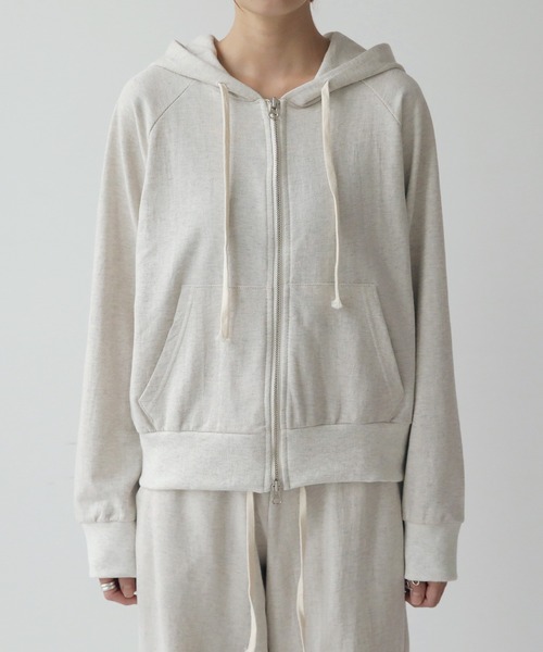 UNE MANSION（ユヌマンション）の「フードジップアップ&ジョガーセット（サロペット/オーバーオール・レディース・ブラック/グレー/アイボリー・FREE）」の18枚目の写真