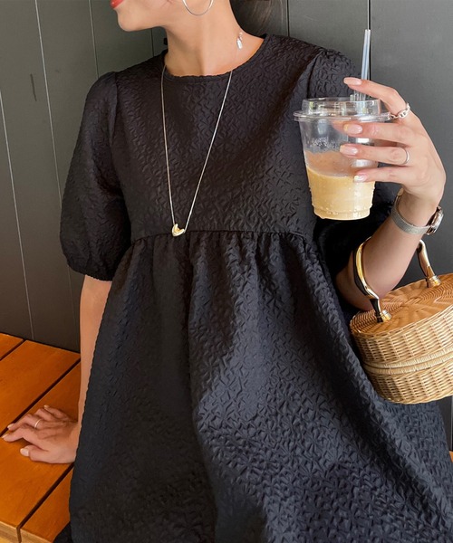 選べるクルーネック/スクエアネック ぽこぽこバックリボンペプラム