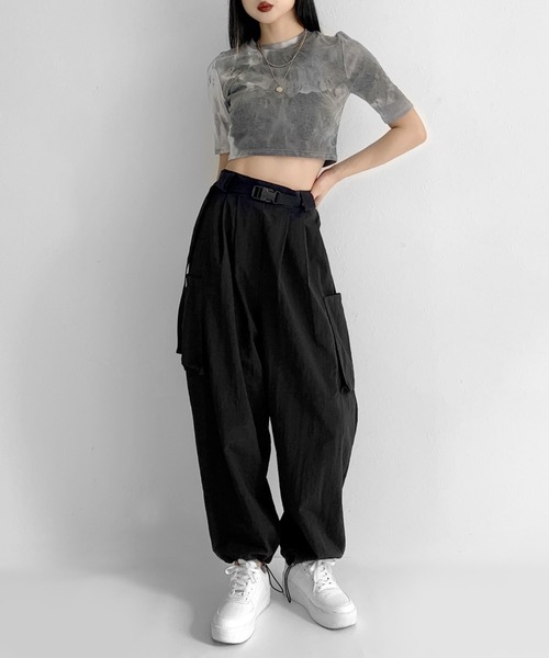 LVEU.(ラブユ.)の「Tie-dye cropped T-shirt / タイダイクロップドTシャツ(Tシャツ/カットソー・レディース・ブラック・FREE)」の8枚目の写真