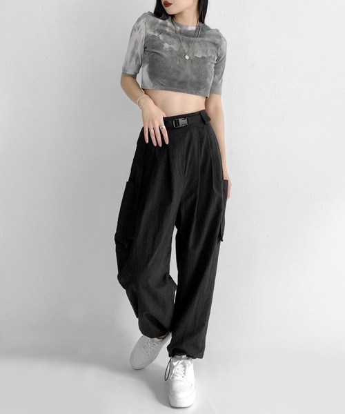 LVEU.(ラブユ.)の「Tie-dye cropped T-shirt / タイダイクロップドTシャツ(Tシャツ/カットソー・レディース・ブラック・FREE)」の3枚目の写真