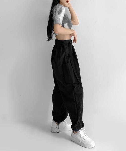 LVEU.(ラブユ.)の「Tie-dye cropped T-shirt / タイダイクロップドTシャツ(Tシャツ/カットソー・レディース・ブラック・FREE)」の5枚目の写真