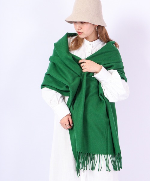 FUNALIVE（ファンアライブ）の「PAGE ONE 無地ストール（ストール/ショール・レディース・ブルー/グレイッシュベージュ/ブラック/アイボリー/イエロー/オレンジ/ライトパープル/グリーン系その他/パープル/グリーン/ピンク/杢グレー/キャメル/ブラック系その他/イエロー系その他/ホワイト系その他/ベージュ系その他/ライトグレー/ピンク系/ブルー系その他/グリーン系/オレンジ系/レモンイエロー/ロイヤルブルー/ピンク系1/ライトブルー/イエロー系/レッド/ネイビー/ライトグリーン/バーガンディー・FREE）」の12枚目の写真