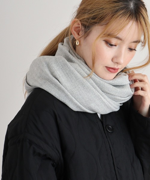 FUNALIVE（ファンアライブ）の「PAGE ONE 無地ストール（ストール/ショール・レディース・ブルー/グレイッシュベージュ/ブラック/アイボリー/イエロー/オレンジ/ライトパープル/グリーン系その他/パープル/グリーン/ピンク/杢グレー/キャメル/ブラック系その他/イエロー系その他/ホワイト系その他/ベージュ系その他/ライトグレー/ピンク系/ブルー系その他/グリーン系/オレンジ系/レモンイエロー/ロイヤルブルー/ピンク系1/ライトブルー/イエロー系/レッド/ネイビー/ライトグリーン/バーガンディー・FREE）」の6枚目の写真