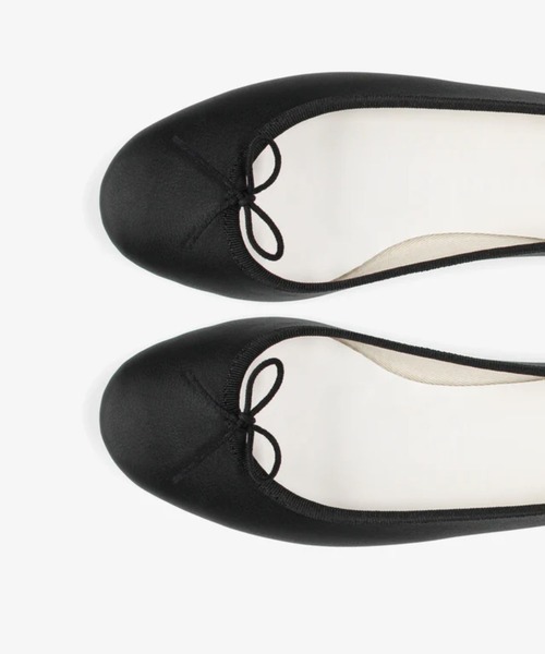 Repetto（レペット）の「Cendrillon バレエフラット - EUサイズ / V086VE（バレエシューズ・レディース・ホワイト/ブラック・35.5/36.5/38.5/39/38/35/40/37/37.5/36/34）」の7枚目の写真