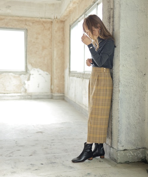 SESTO(セスト)の「ウッドローヒールショートブーツ(ブーツ・レディース・ベージュ/ブラック・S/M/L/LL/3L)」の21枚目の写真