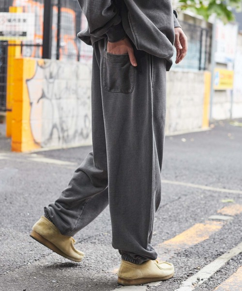 WEGO(ウィゴー)の「WEGO/ピグメントロゴスウェットパンツ(スウェットパンツ・メンズ・キナリ/カーキ/スミクロ/ブラウン/ブルー・MEDIUM/LARGE/SMALL)」の3枚目の写真