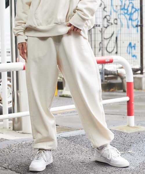 WEGO(ウィゴー)の「WEGO/ピグメントロゴスウェットパンツ(スウェットパンツ・メンズ・キナリ/カーキ/スミクロ/ブラウン/ブルー・MEDIUM/LARGE/SMALL)」の17枚目の写真