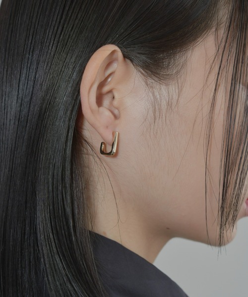 Carmelo（カーメロ）の「スクエアフープピアス / Square hoop pierce