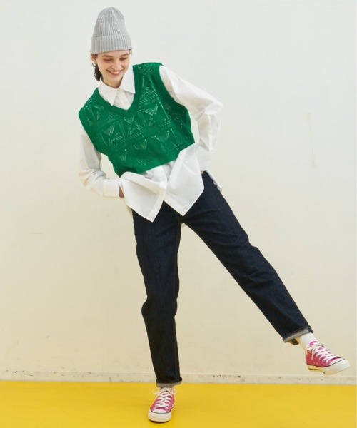 MERLOT（メルロー）の「かぎ針編みVネックショートベスト（ベスト・レディース・グリーン/ピンク/ネイビー・FREE）」の6枚目の写真