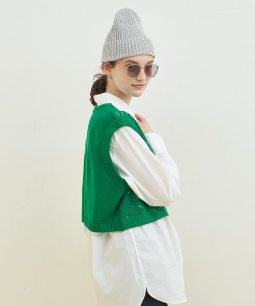 MERLOT（メルロー）の「かぎ針編みVネックショートベスト（ベスト・レディース・グリーン/ピンク/ネイビー・FREE）」の4枚目の写真