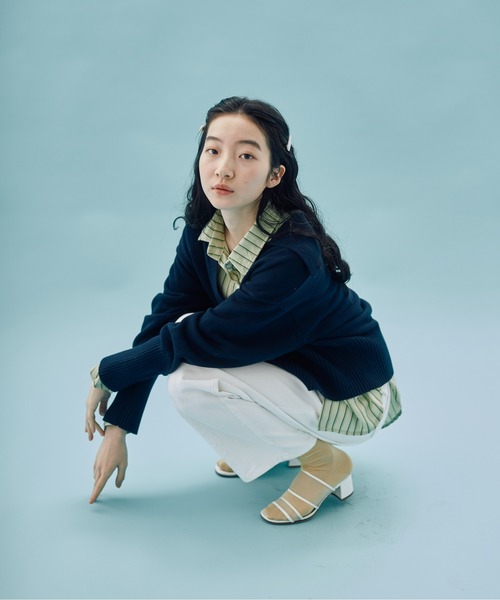 INSIIS（インシス）の「デザインカラーカーディガン（ニット/セーター・レディース・ホワイト/ネイビー・フリー）」の12枚目の写真