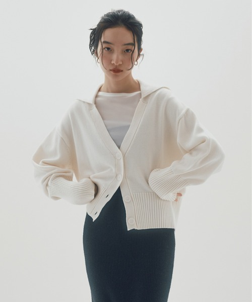 INSIIS（インシス）の「デザインカラーカーディガン（ニット/セーター・レディース・ホワイト/ネイビー・フリー）」の13枚目の写真