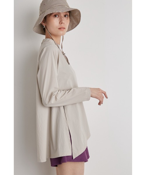 emmi（エミ）の「【emmi yoga】ハイネックラッシュガード（その他トップス・レディース・ベージュ/ブラック・FREE）」の5枚目の写真