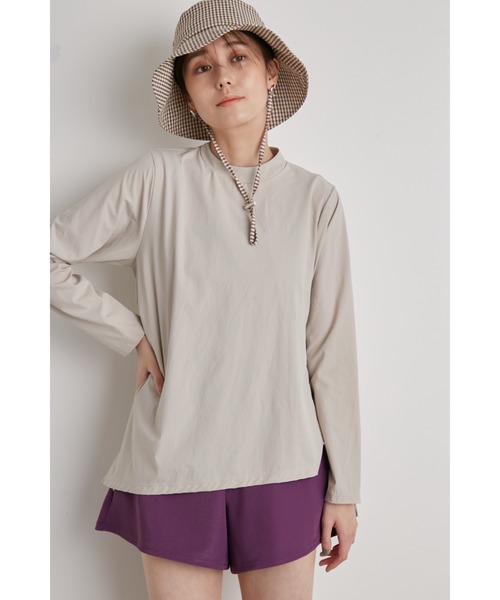 emmi（エミ）の「【emmi yoga】ハイネックラッシュガード（その他トップス・レディース・ベージュ/ブラック・FREE）」の3枚目の写真