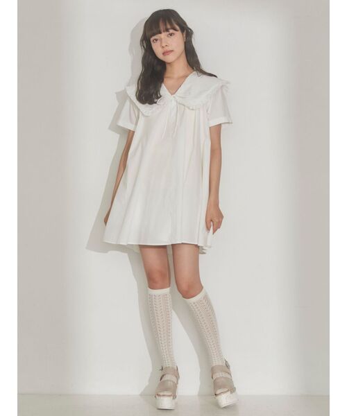 merry jenny(メリージェニー)の「Bigカラーフレアミニワンピース(ワンピース・レディース・オフホワイト/ブラック/ブルー・FREE)」の8枚目の写真