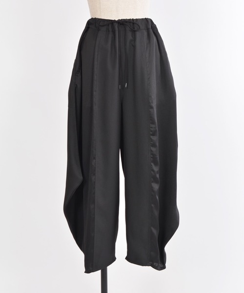 gomme（ゴム）の「Ｐツイル　サイドドレープパンツ（その他パンツ・レディース・チャコールグレー/ブラック・MEDIUM）」の20枚目の写真