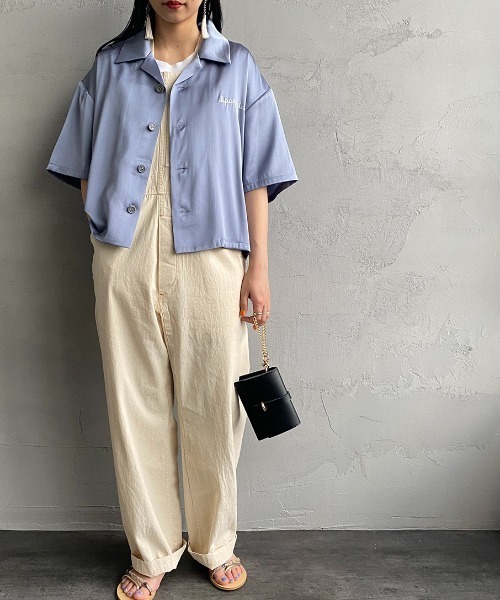 JEANS FACTORY （ジーンズファクトリー）の「[SPORTCLAD/スポーツクラッド] 別注 オープンカラーサテンシャツ（シャツ/ブラウス・レディース・サックスブルー/ブラック/イエロー・F）」の2枚目の写真