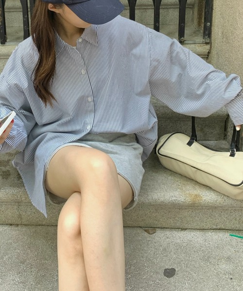 ad thie(アドティエ)の「オーバーサイズ ストライプシャツ(Tシャツ/カットソー・レディース・イエロー/ピンク/グリーン/ブルー系その他/ブラック・M/L)」の1枚目の写真